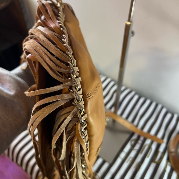 Henri Bendel tan leather fringe front flap crossbody purse - Picture 9 of 13